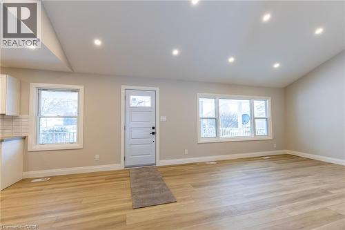 34 Close Avenue, Cambridge, ON - Indoor Photo Showing Other Room