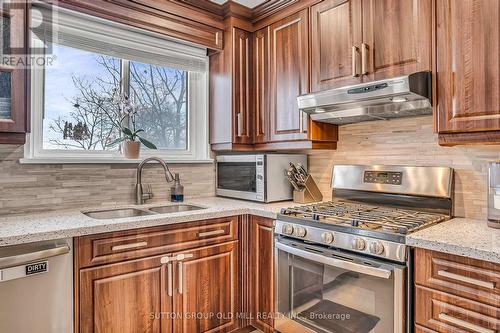 1879 Sandgate Crescent, Mississauga, ON - Indoor Photo Showing Kitchen With Double Sink