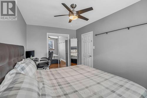 1879 Sandgate Crescent, Mississauga, ON - Indoor Photo Showing Bedroom