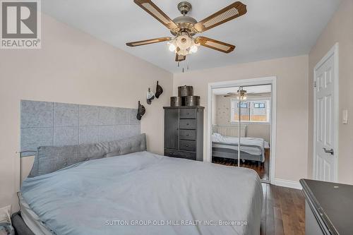 1879 Sandgate Crescent, Mississauga, ON - Indoor Photo Showing Bedroom