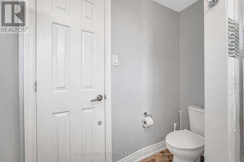 1879 Sandgate Crescent, Mississauga, ON - Indoor Photo Showing Bathroom