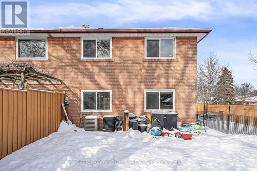 1879 Sandgate Crescent, Mississauga, ON - Outdoor