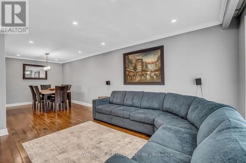 1879 Sandgate Crescent, Mississauga, ON - Indoor Photo Showing Living Room