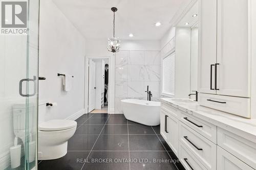 215 Black Maple Court, Kitchener, ON - Indoor Photo Showing Bathroom
