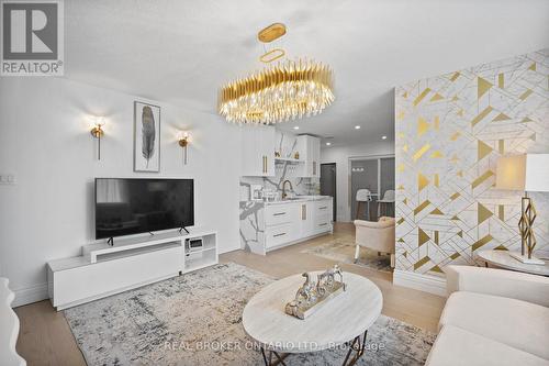 215 Black Maple Court, Kitchener, ON - Indoor Photo Showing Living Room