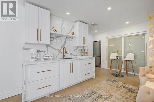 215 Black Maple Court, Kitchener, ON - Indoor