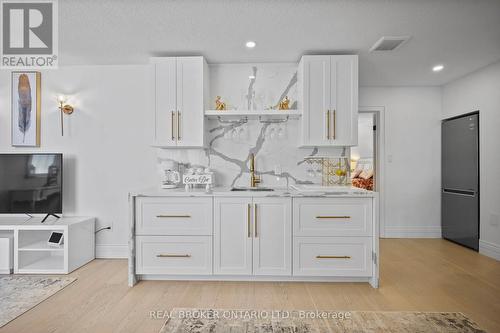 215 Black Maple Court, Kitchener, ON - Indoor Photo Showing Other Room