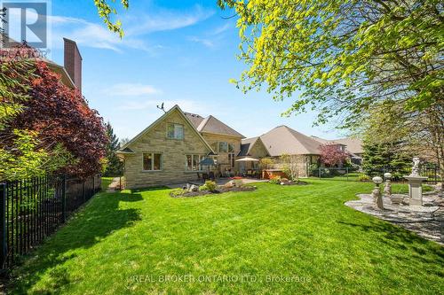 215 Black Maple Court, Kitchener, ON - Outdoor