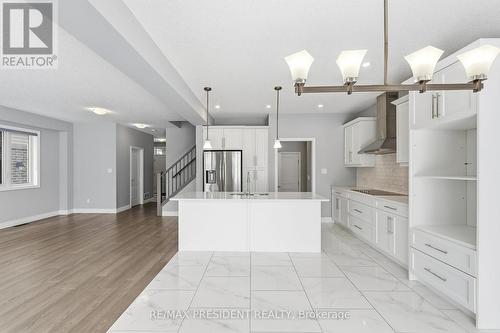 3624 Earlston Cross, London South, ON - Indoor Photo Showing Kitchen With Upgraded Kitchen