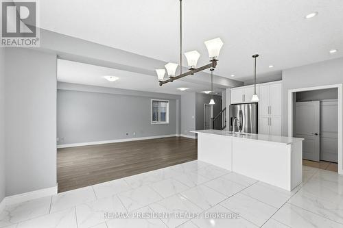 3624 Earlston Cross, London South, ON - Indoor Photo Showing Other Room