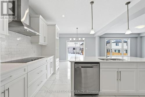3624 Earlston Cross, London South, ON - Indoor Photo Showing Kitchen With Double Sink With Upgraded Kitchen