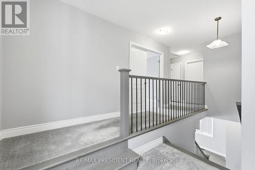 3624 Earlston Cross, London South, ON - Indoor Photo Showing Other Room