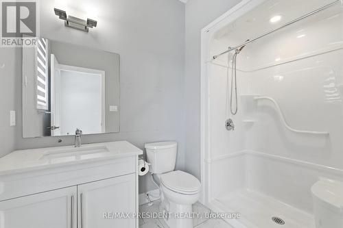 3624 Earlston Cross, London South, ON - Indoor Photo Showing Bathroom