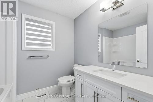 3624 Earlston Cross, London South, ON - Indoor Photo Showing Bathroom