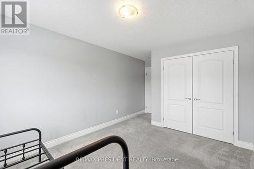 3624 Earlston Cross, London South, ON - Indoor Photo Showing Other Room