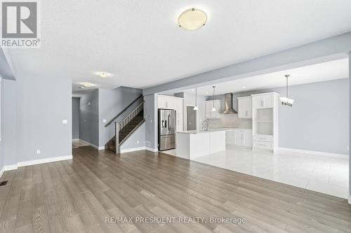 3624 Earlston Cross, London South, ON - Indoor Photo Showing Kitchen