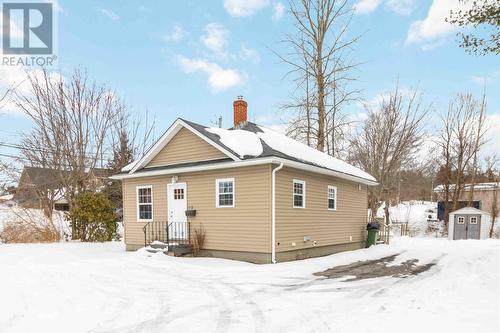 112 North Street  Bridgewater, NS B4V 2V6