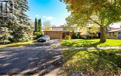 1034 FREDONIA DRIVE  Mississauga, ON L5C 2W4