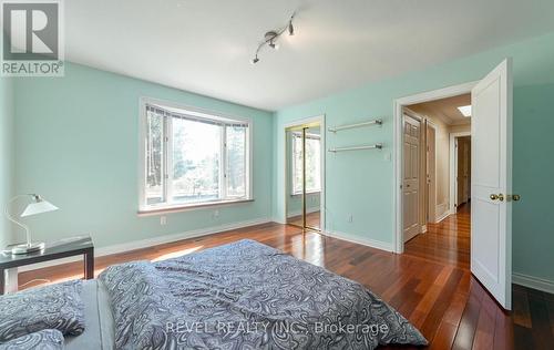 1034 Fredonia Drive, Mississauga, ON - Indoor Photo Showing Bedroom