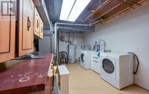 1034 Fredonia Drive, Mississauga, ON - Indoor Photo Showing Laundry Room