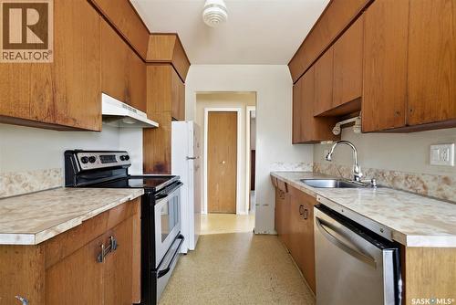 153 Mcdougall Crescent, Regina, SK - Indoor Photo Showing Kitchen