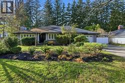 16 LOVERS Lane  Ancaster, ON L9G 1G3