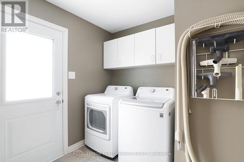 10 Ellisson Way, Ottawa, ON - Indoor Photo Showing Laundry Room