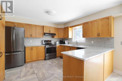 10 Ellisson Way, Ottawa, ON - Indoor Photo Showing Kitchen