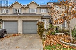 44 - 1 ROYALWOOD COURT  Hamilton, ON L8E 4Y3