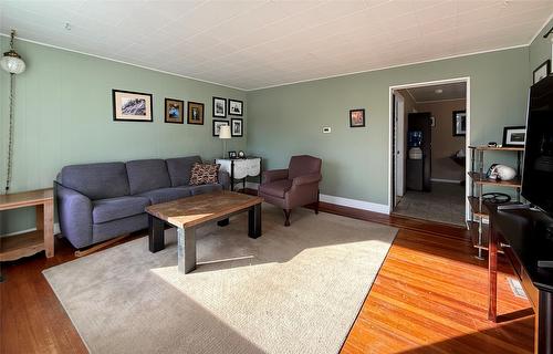 367 Fortier Street, Kimberley, BC - Indoor Photo Showing Living Room