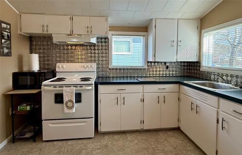 367 Fortier Street, Kimberley, BC - Indoor Photo Showing Kitchen