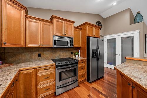 331 Quilchena Drive, Kelowna, BC - Indoor Photo Showing Kitchen