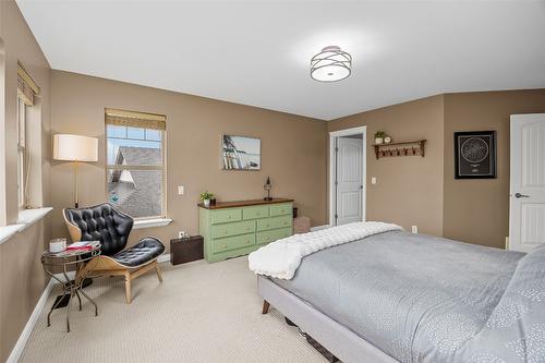 331 Quilchena Drive, Kelowna, BC - Indoor Photo Showing Bedroom