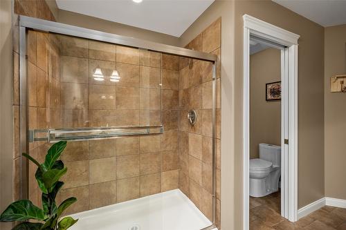 331 Quilchena Drive, Kelowna, BC - Indoor Photo Showing Bathroom