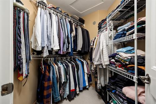 331 Quilchena Drive, Kelowna, BC - Indoor With Storage