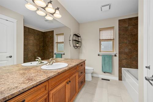 331 Quilchena Drive, Kelowna, BC - Indoor Photo Showing Bathroom