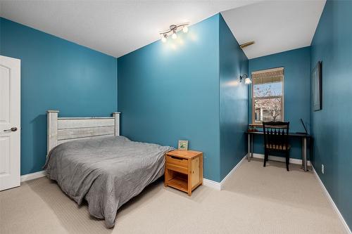 331 Quilchena Drive, Kelowna, BC - Indoor Photo Showing Bedroom