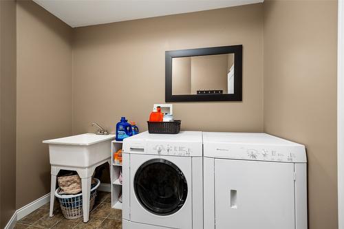 331 Quilchena Drive, Kelowna, BC - Indoor Photo Showing Laundry Room