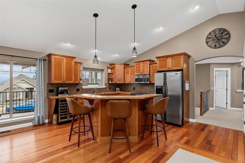 331 Quilchena Drive, Kelowna, BC - Indoor Photo Showing Kitchen