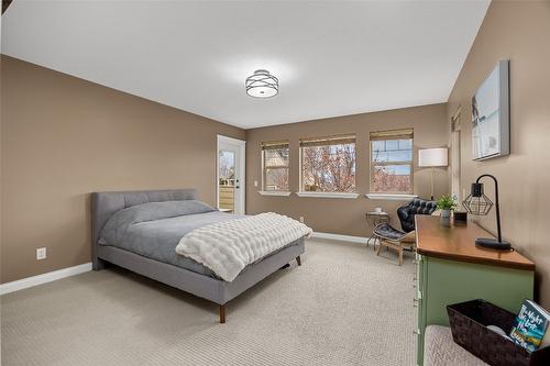 331 Quilchena Drive, Kelowna, BC - Indoor Photo Showing Bedroom