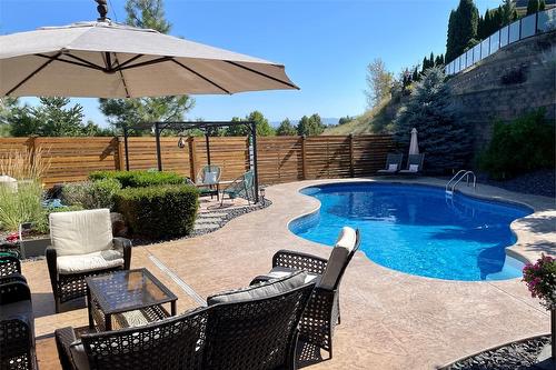 331 Quilchena Drive, Kelowna, BC - Outdoor With In Ground Pool With Deck Patio Veranda With Backyard
