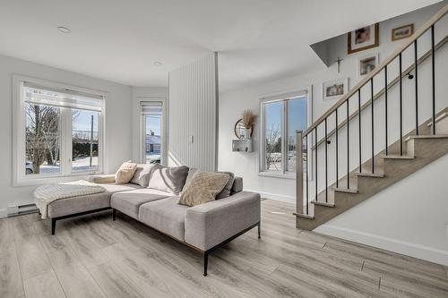 Living room - 77 Rue Morin, Scott, QC - Indoor Photo Showing Living Room