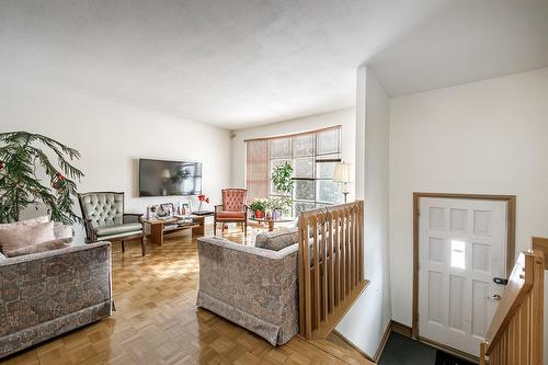 Salon - 357 Rue Frontenac, Dollard-Des-Ormeaux, QC - Indoor Photo Showing Living Room