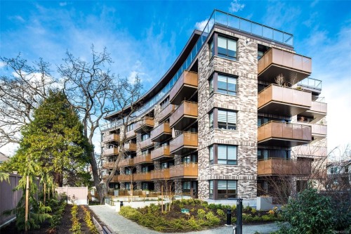305-1201 Fort St  Victoria, BC V8V 0G1