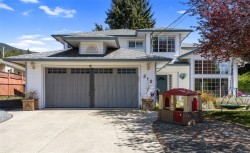212 Cowichan Ave EAST Lake Cowichan, BC V0R 2G0