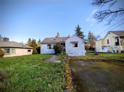 3661 Craigmillar Ave  Saanich, BC V8P 3H2