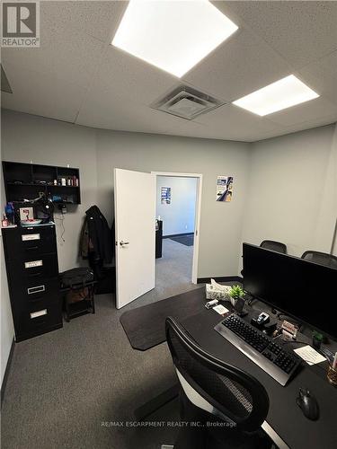 302 Brucedale Avenue, Hamilton, ON 