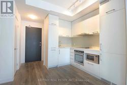 2015 - 87 PETER STREET  Toronto, ON M5V 2G4