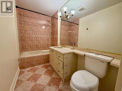 14 Alphonse Crescent, Mississauga, ON - Indoor Photo Showing Bathroom