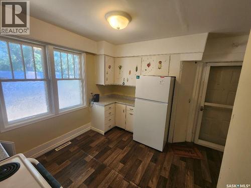 3303 Dewdney Avenue, Regina, SK - Indoor Photo Showing Kitchen
